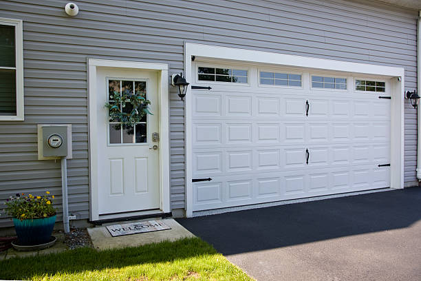 24/7 Emergency Garage Door Panel Replacement experts in Remsen, IA